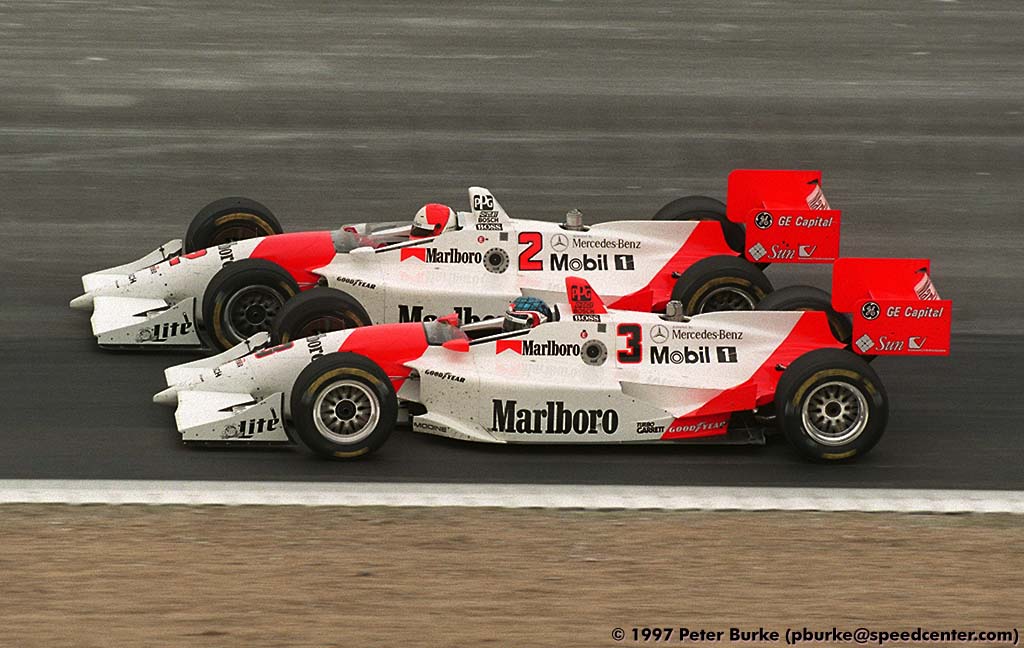 Al Unser Jr. und Paul Tracy machen im Training ihren Chef, 'Captain' Roger Penske, nervös &mdash; Gateway International Raceway, Madison/St. Louis, 1997.