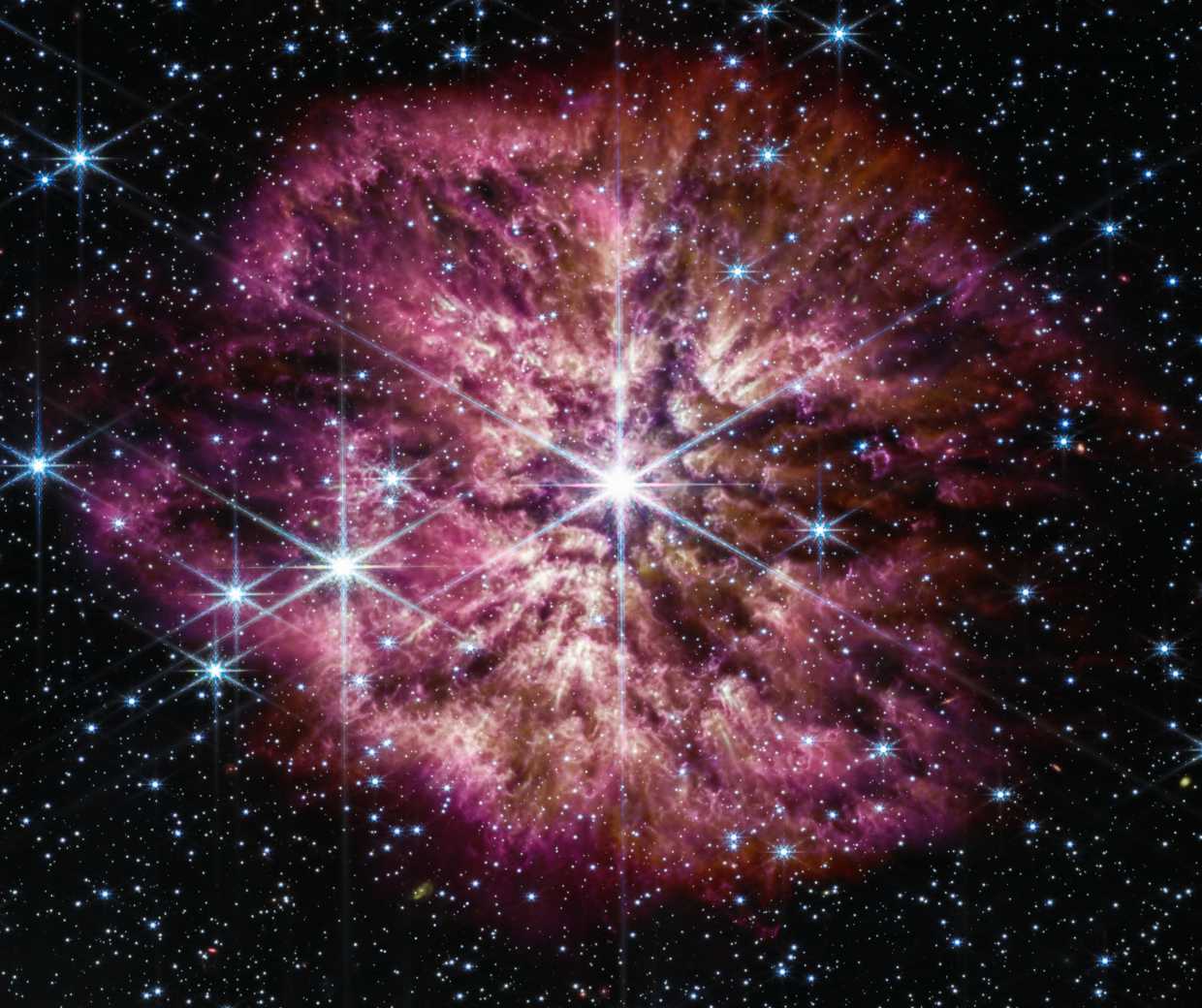 Stern WR124 kurz vor der Supernova